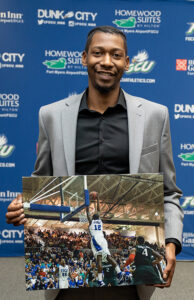 Photo shows FGCU alumnus