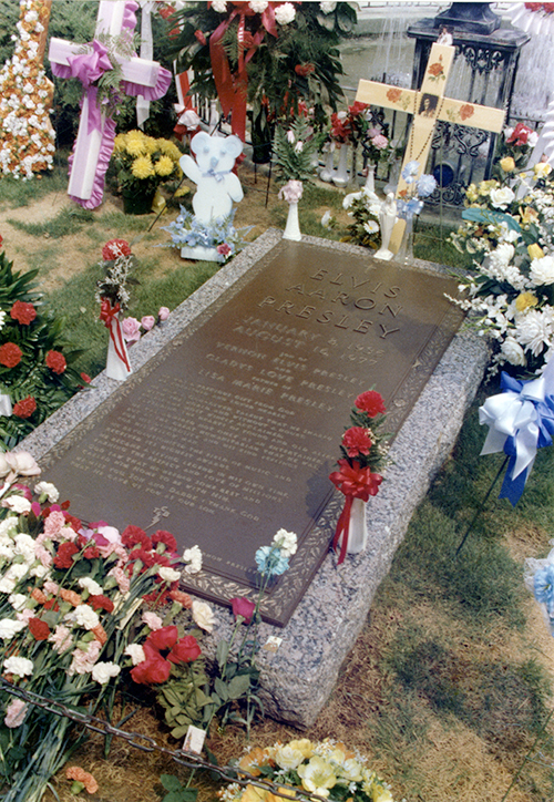 photo of gravesite