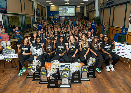 FGCU women's basketball team group shot